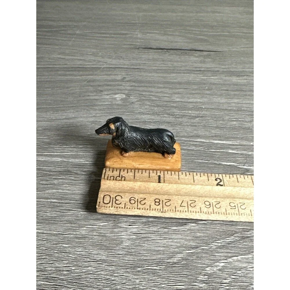 Black & Tan Longhaired Dachshund Figurine on Stand | Arista of Scotland Hawick
